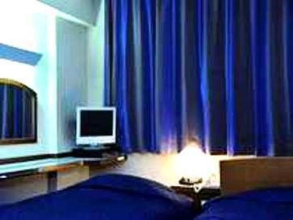 Tokyo Business Hotel 0*,  Japon